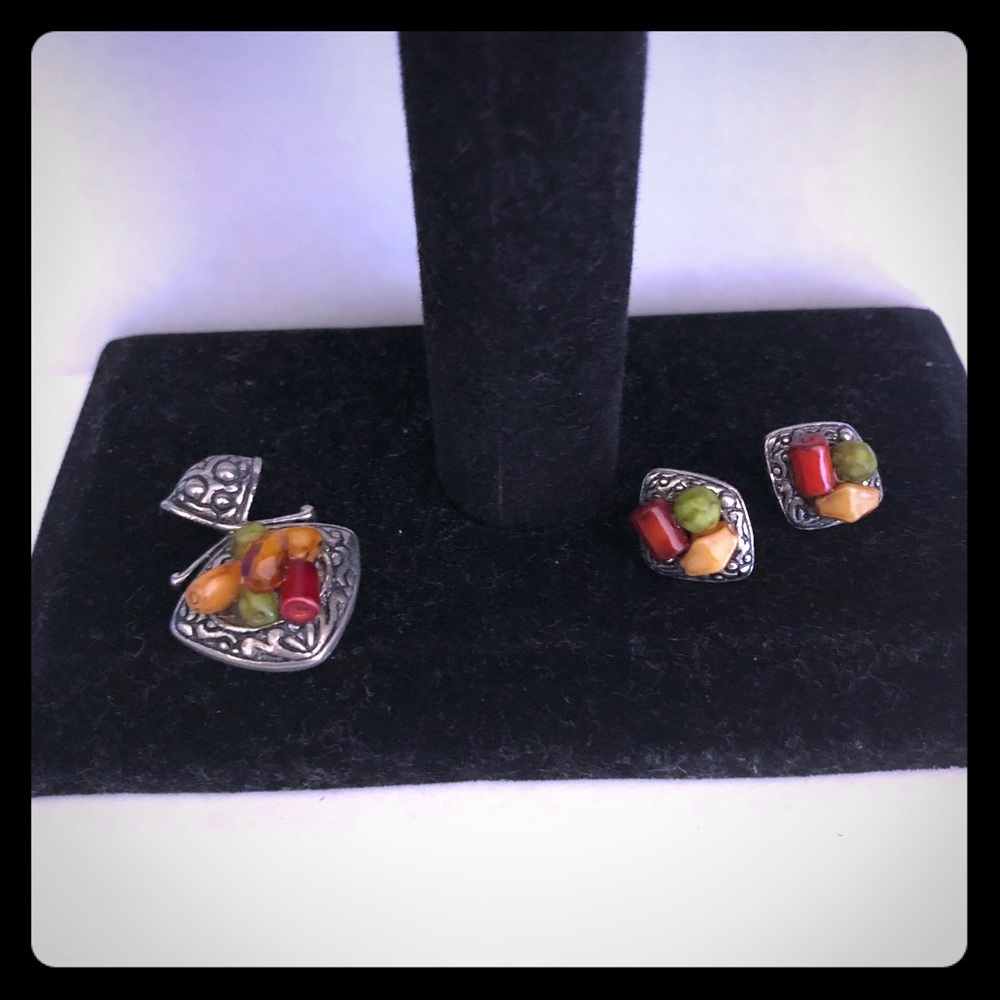 Pendant and matching Earrings